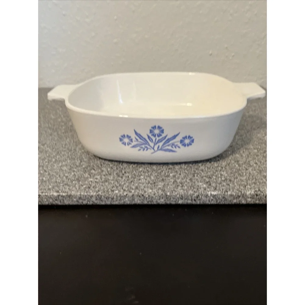 Corning Ware Blue Cornflower P-1-B Casserole Dish 1 QT With Microwaveable Lid